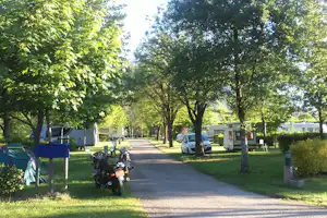 Camping Val de Saures - Wohnwagen- und Zeltstellplatz auf dem Campingplatz