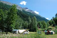 Camping Val di Rhêmes  -  Zeltplatz vom Campingplatz mit Blick auf die Alpen