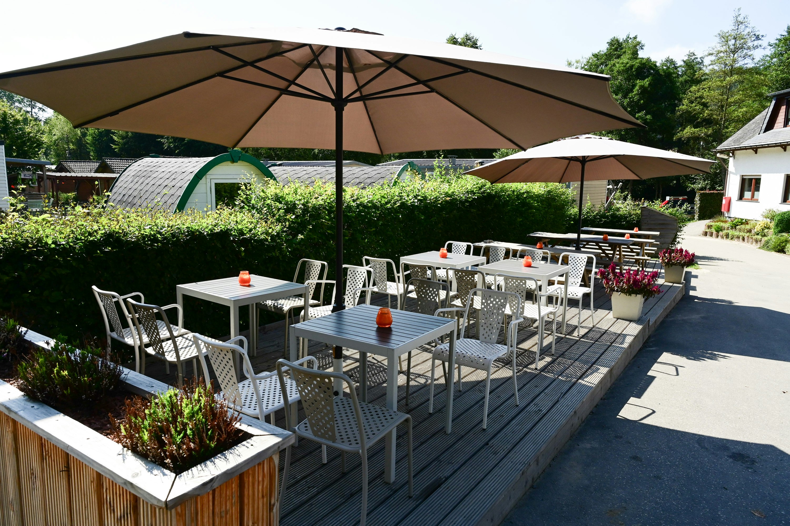 Camping Val d'Or  - Restaurant mit Terrasse auf dem Campingplatz
