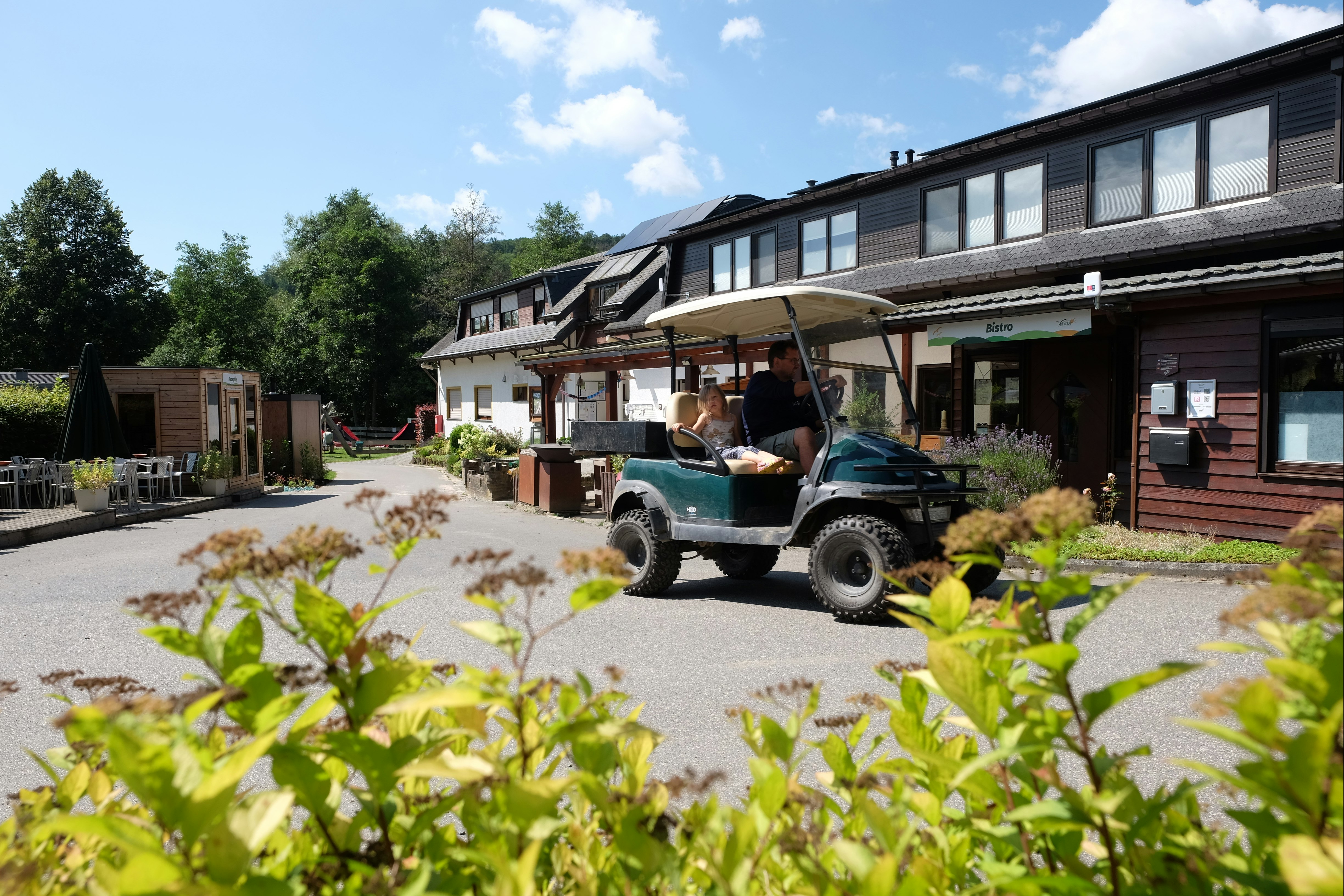 Camping Val d'Or - Restaurant mit Terrasse auf dem Campingplatz