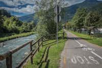 Camping Val Rendena - Fahrradtour entlang des Wald und Fluss Weges--
