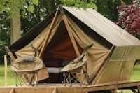 Camping Val Vert en Berry - Glamping Safari-Zelt mit Terrasse auf dem Campingplatz