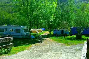Camping Valle do Seo - Wohnwagen- und Zeltstellplatz vom Campingplatz im Grünen