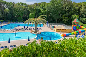 Camping Valle Gaia - Luftaufnahme des Freibades auf dem Campingplatz