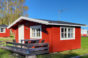 Vallsnäs Camping - Mobilheim mit Terrasse auf dem Campingplatz
