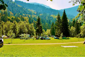 Camping Valmalene - Stellplatz vom Campingplatz im Grünen mit Bergblick