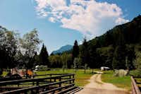 Camping Valmalene  -  Wohnwagen- und Zeltstellplatz vom Campingplatz mit Blick auf die Alpen