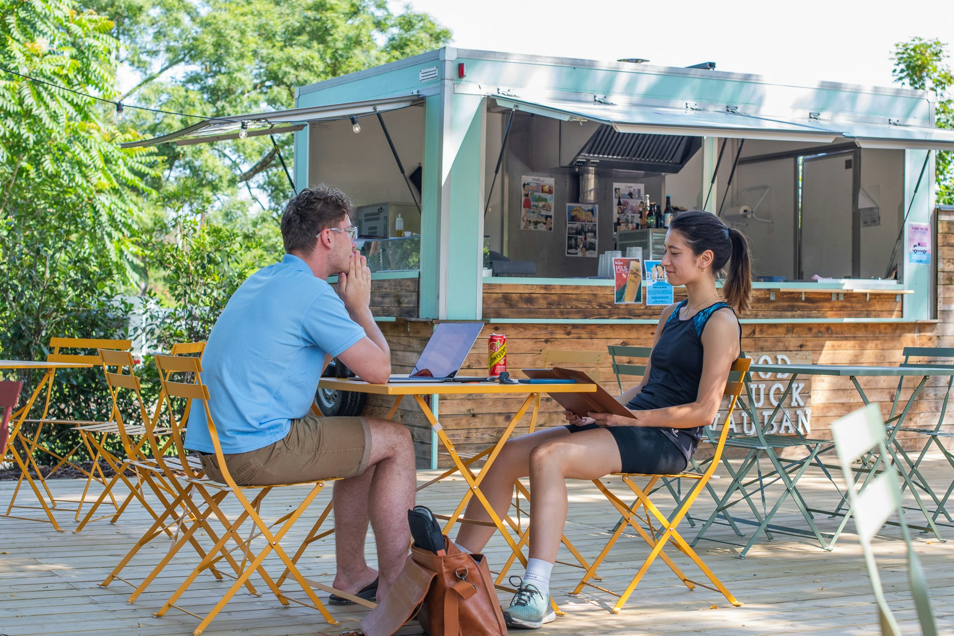 Onlycamp Vauban - Camper vor Kiosk