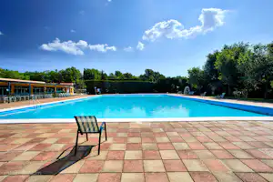 Camping Vell Emporda - Pool und Poolbar vom Campingplatz