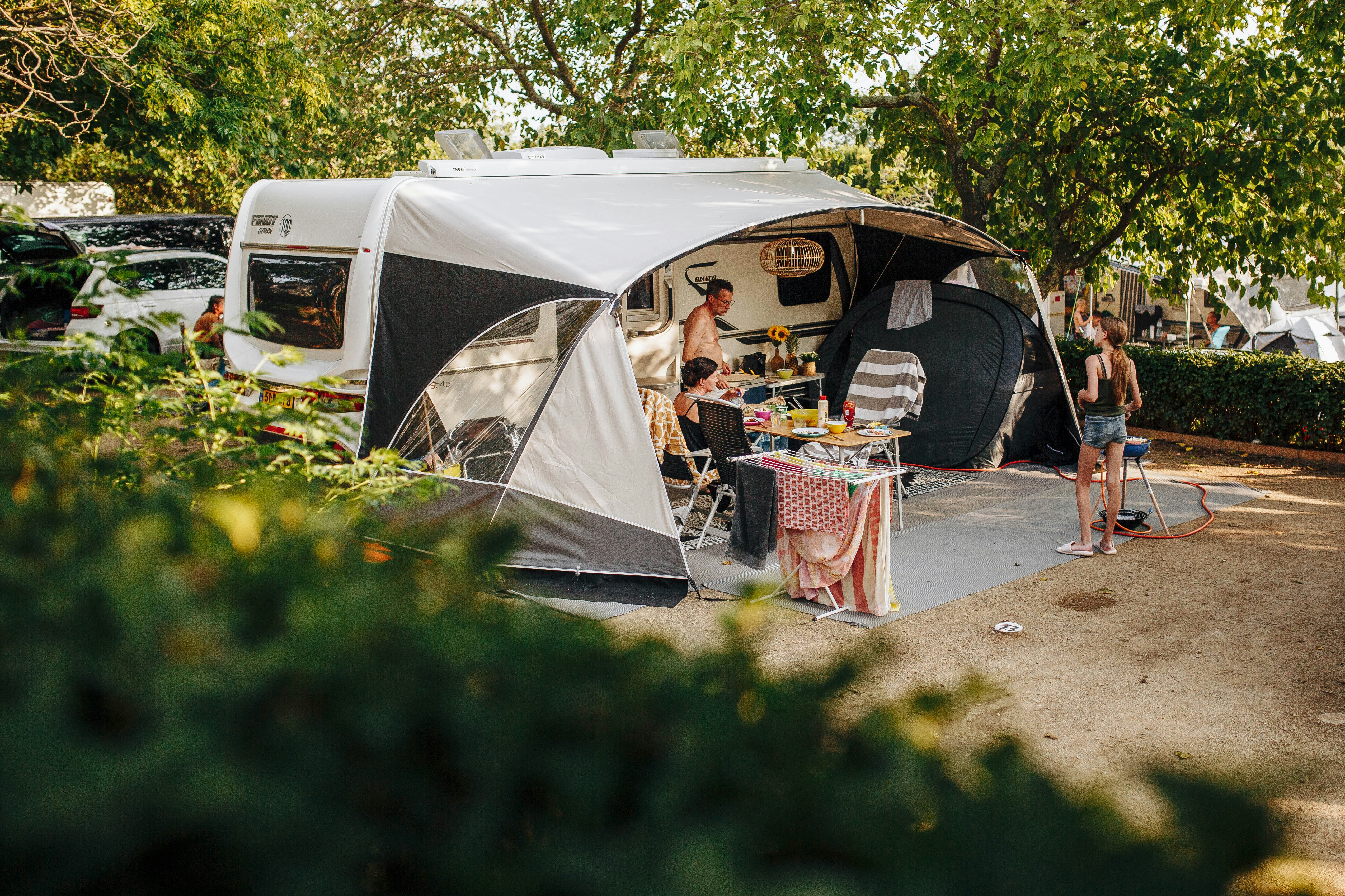 Camping Vell Emporda - Standplätze auf dem Campingplatz