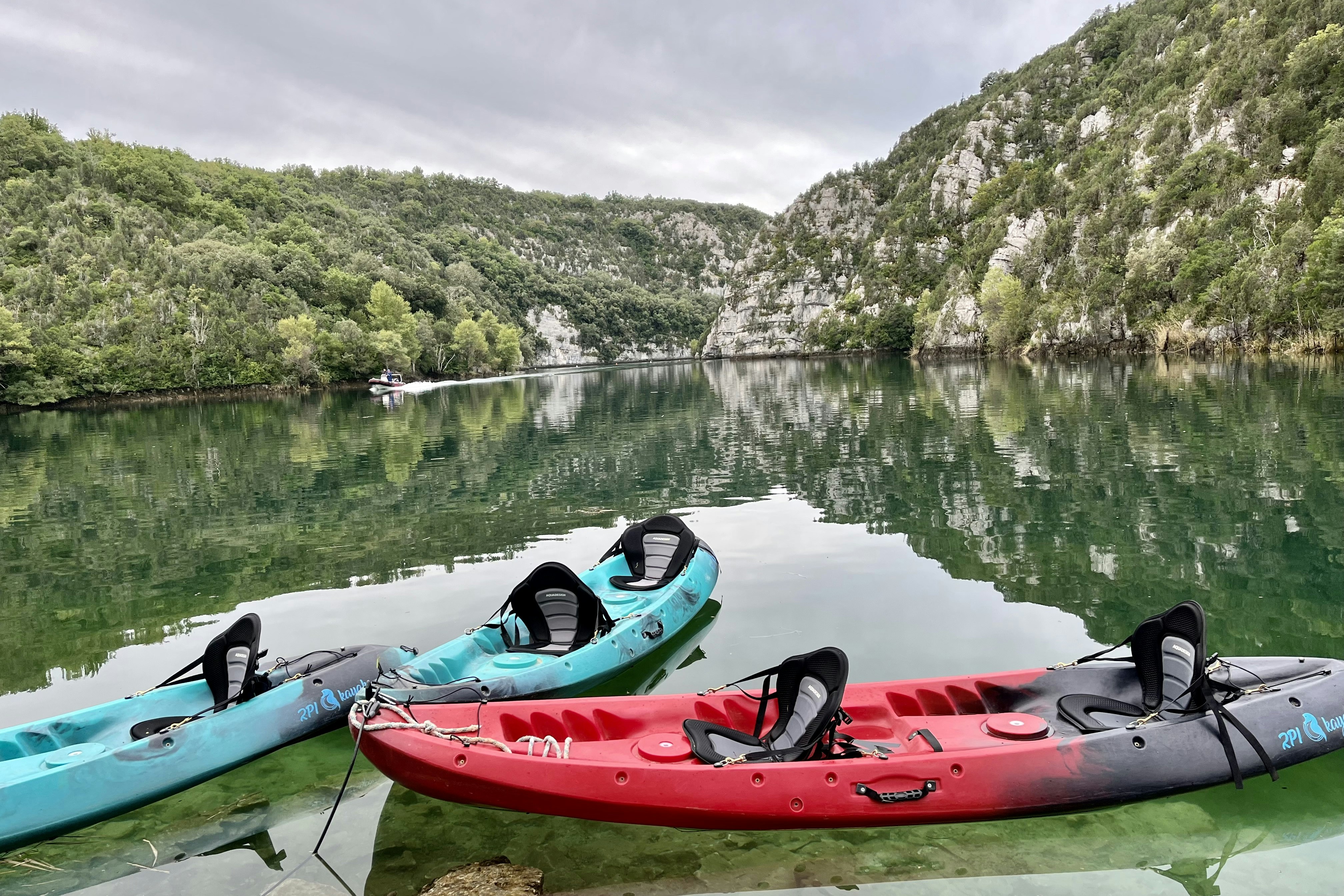 Camping Verdon Les Grands Domaines - Kanufahren auf dem Fluss als Freizeitaktivität