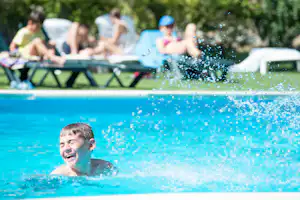 Camping Verneda - Pool auf dem Campingplatz