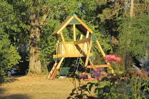 Camping Vert Auxois - Baumhaus in Garten
