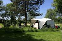 Camping Vert Auxois - Zeltstellplatz 