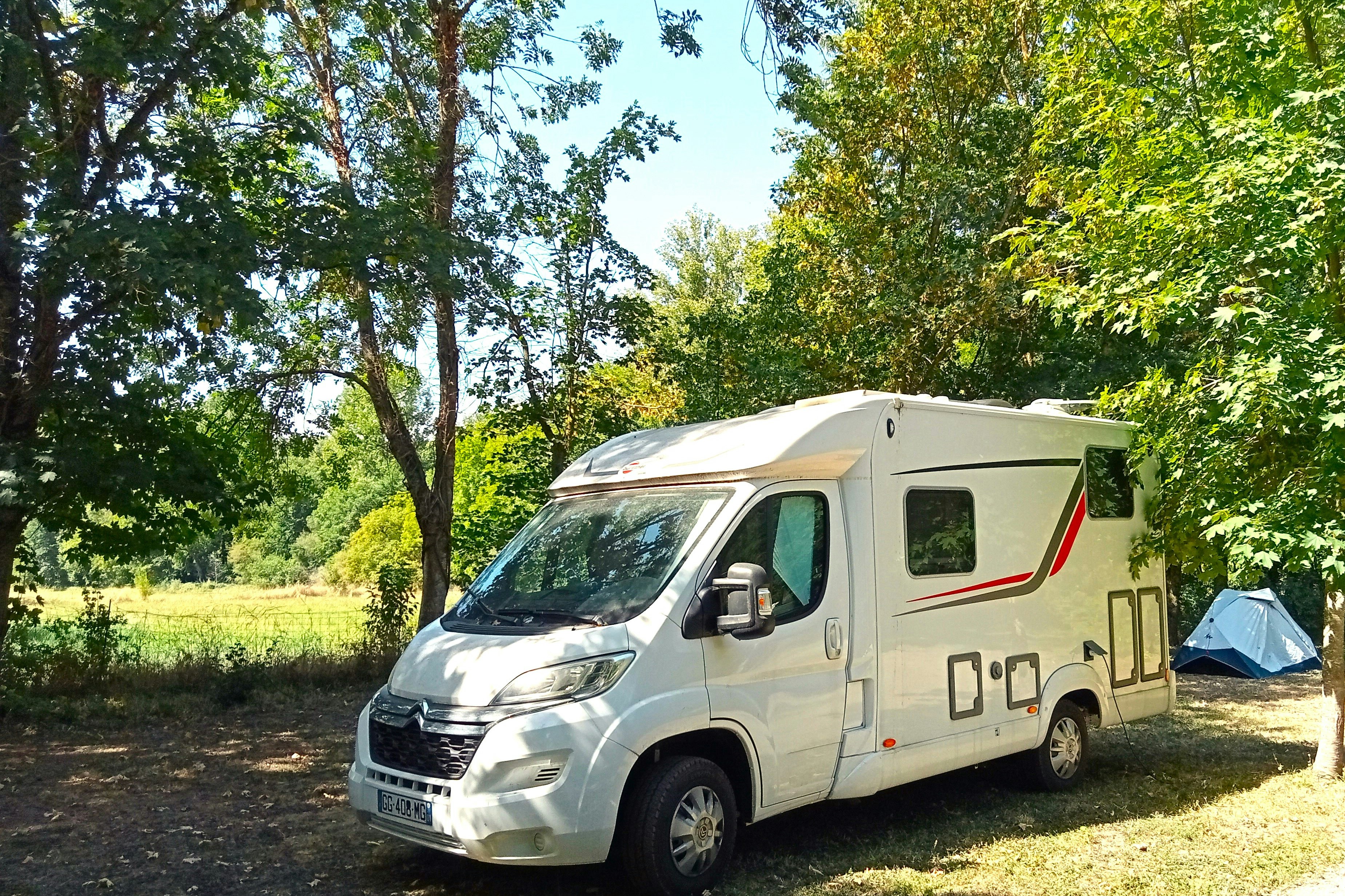 Camping Vert Lavande - Standplätze auf dem Campingplatz