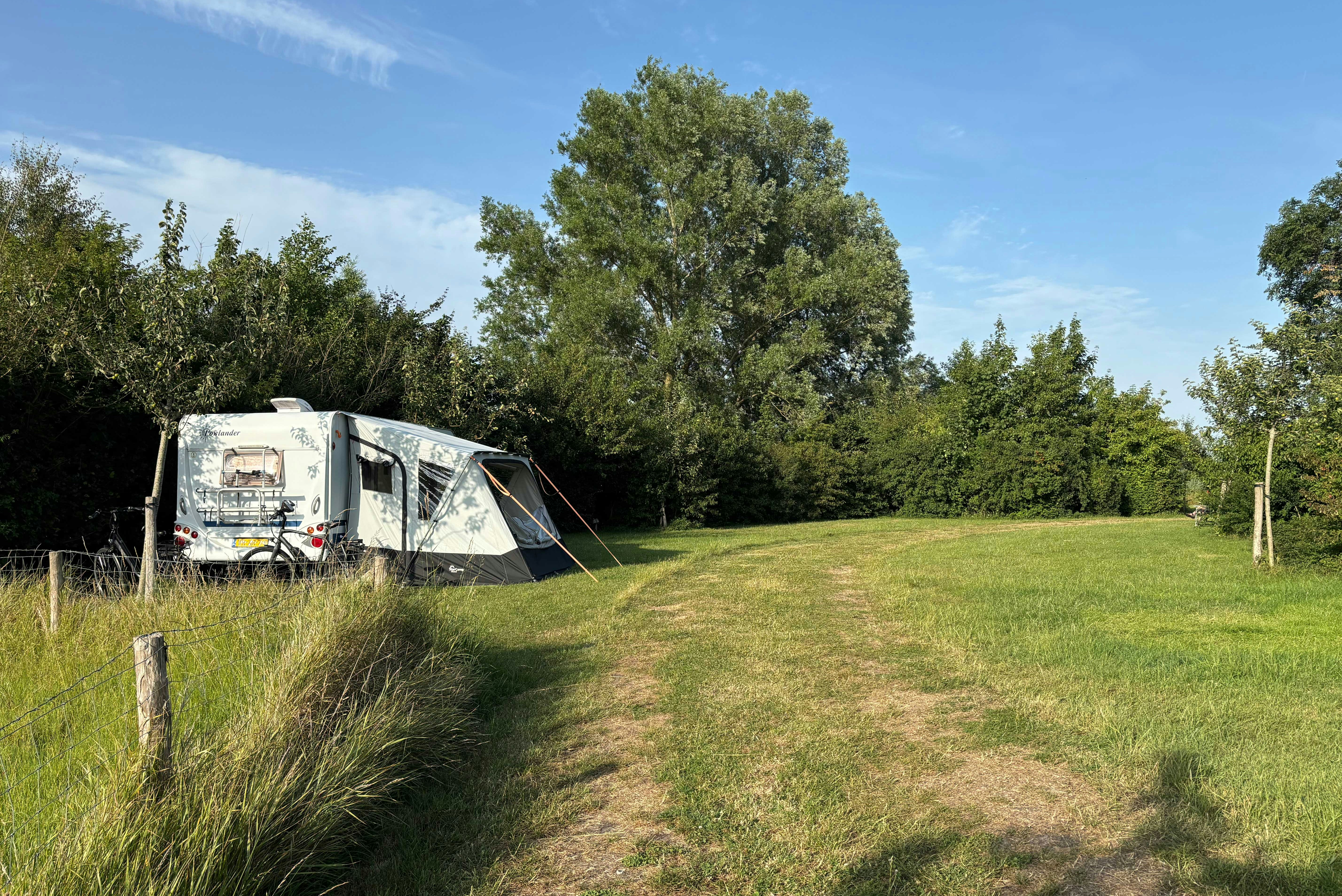 Camping VierVaart - Standplätze im Grünen auf dem Campingplatz