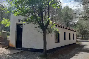 Camping Villa de Viver - Sanitärgebäude vom Campingplatz