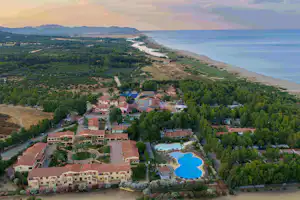 4 Mori Family Village - Campingplatz am Meer aus der Vogelperspektive