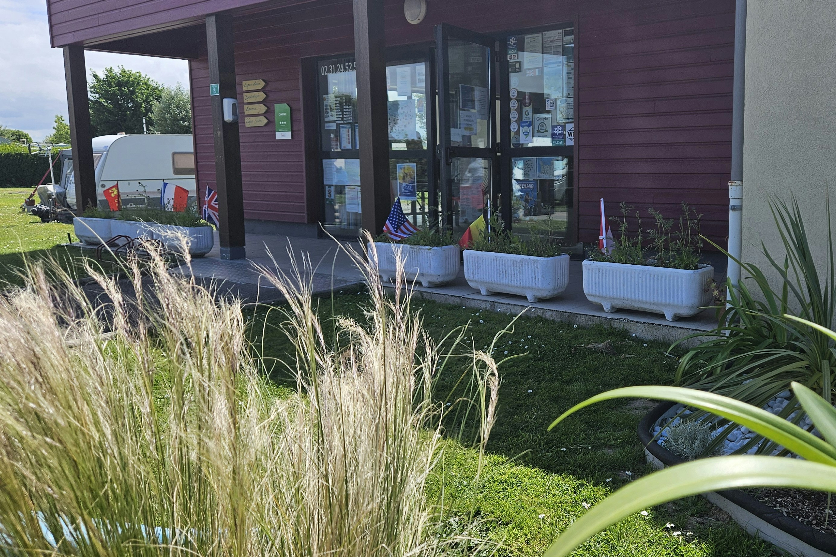 Camping Ariane  Camping Village Ariane - Außenansicht der Rezeption des Campingplatzes