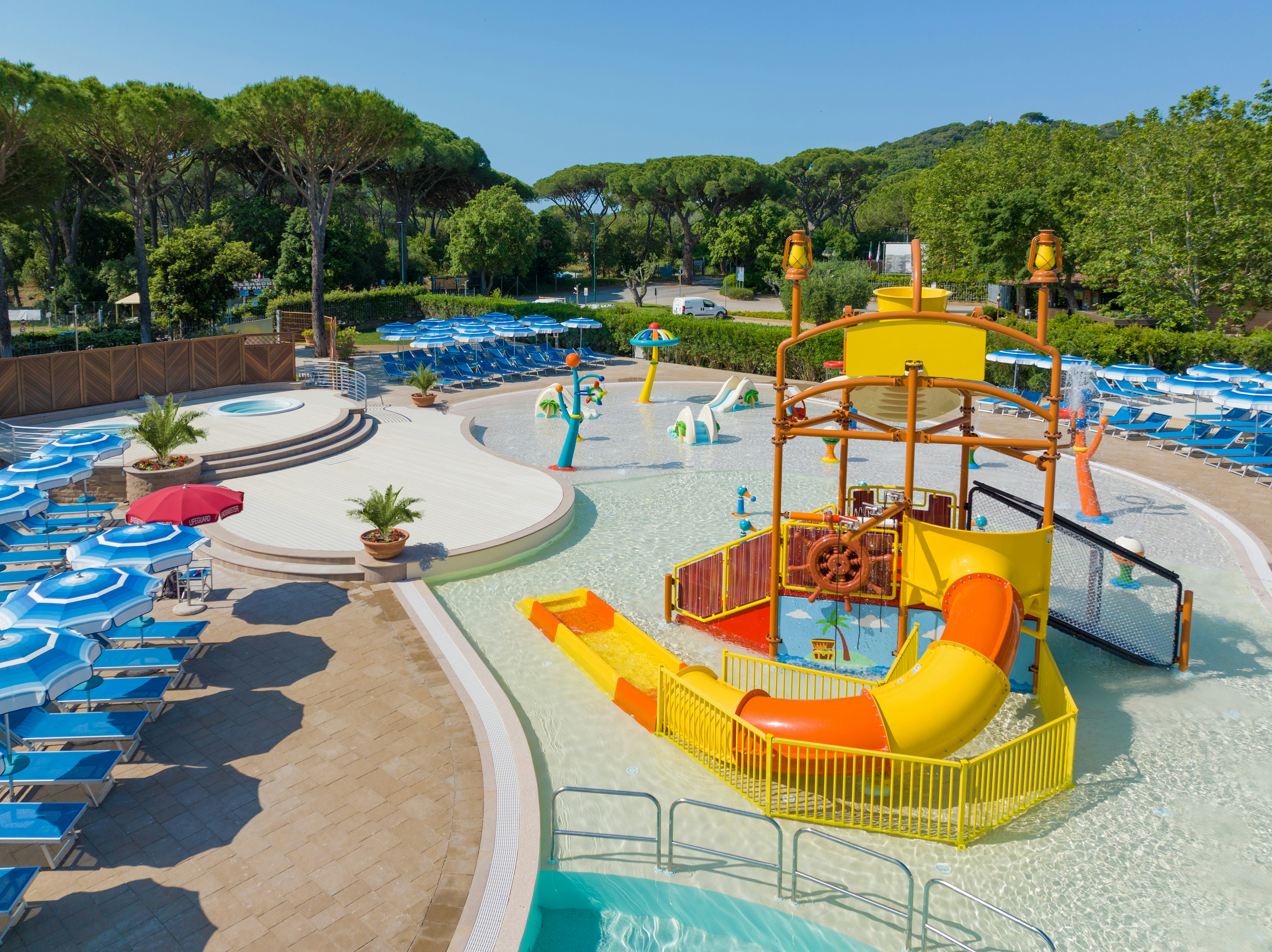 Camping Village Baia Azzurra - Kinderbereich im Freibad