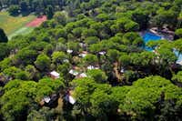 Camping Village Belvedere Pineta - Campinganlage aus der Vogelperspektive