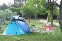 Camping Village Internazionale Firenze -  Zeltstellplätze im Grünen auf dem Campingplatz