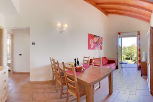 Camping Village Lago Maggiore - Innenansicht Zimmer