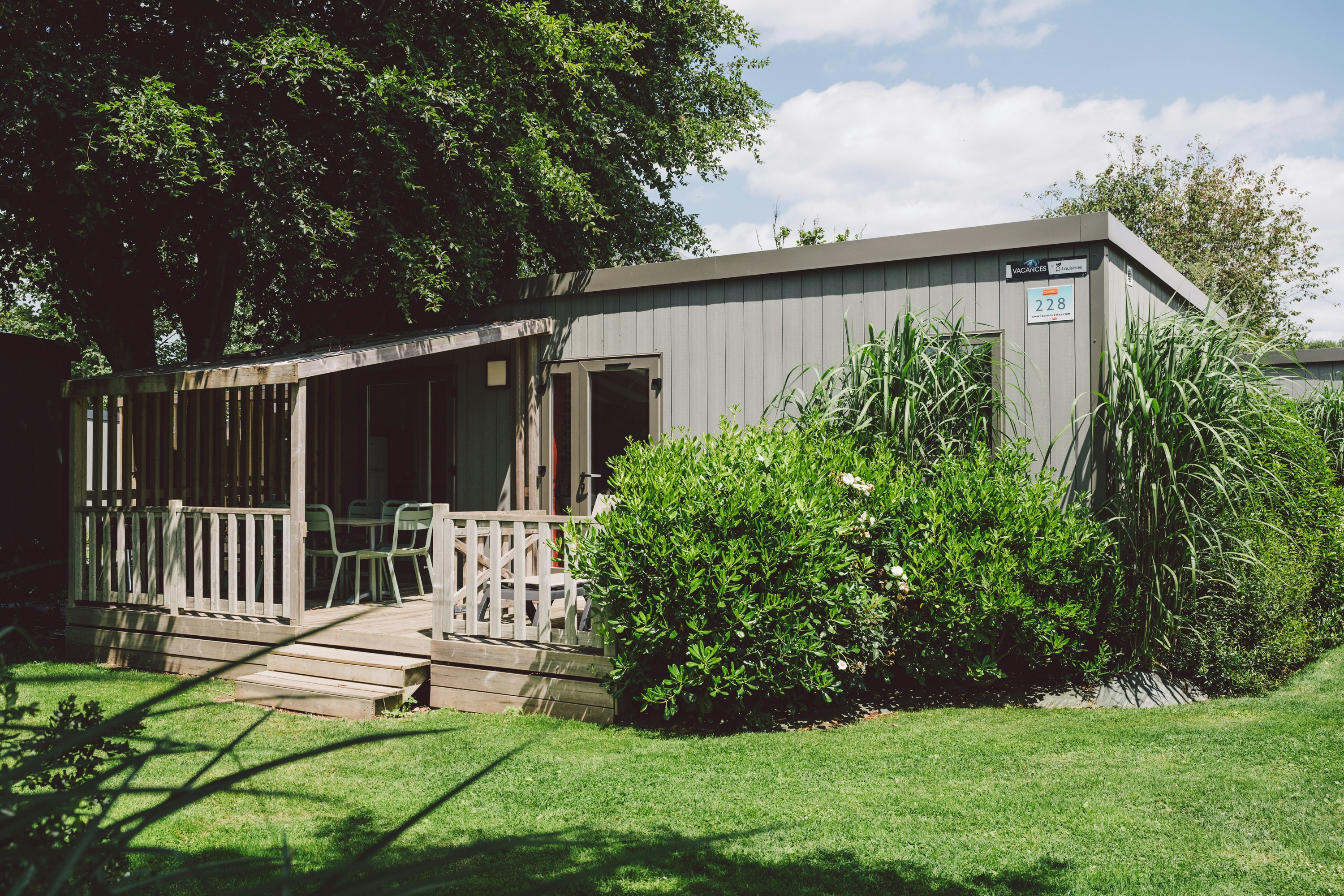 Yelloh! Village Les Mouettes  - Mobilheim mit Terrasse auf dem Campingplatz