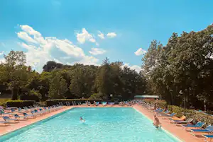 Camping Village Mugello Verde - Blick auf den Pool des Campingplatzes