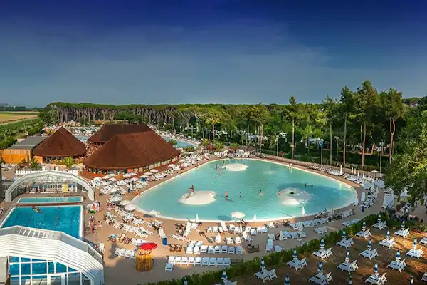 hu Park Albatros Village