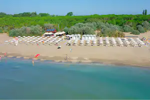 Camping Village Portofelice - Strand vom Campingplatz am Atlantischen Ozean