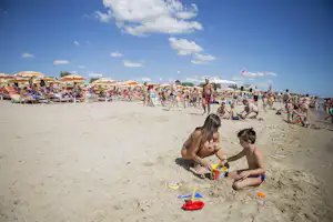 Camping Village Riva Nuova - Camper am Strand vom Campingplatz