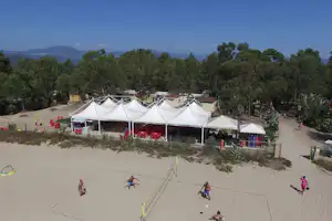Camping Village Sos Flores - Beachvolley am Strand