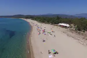 Camping Village Sos Flores - Der Strand in der Nähe vom Campingplatz