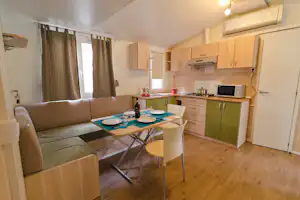 Camping Village Torre Pendente - Innenansicht Mobilheim