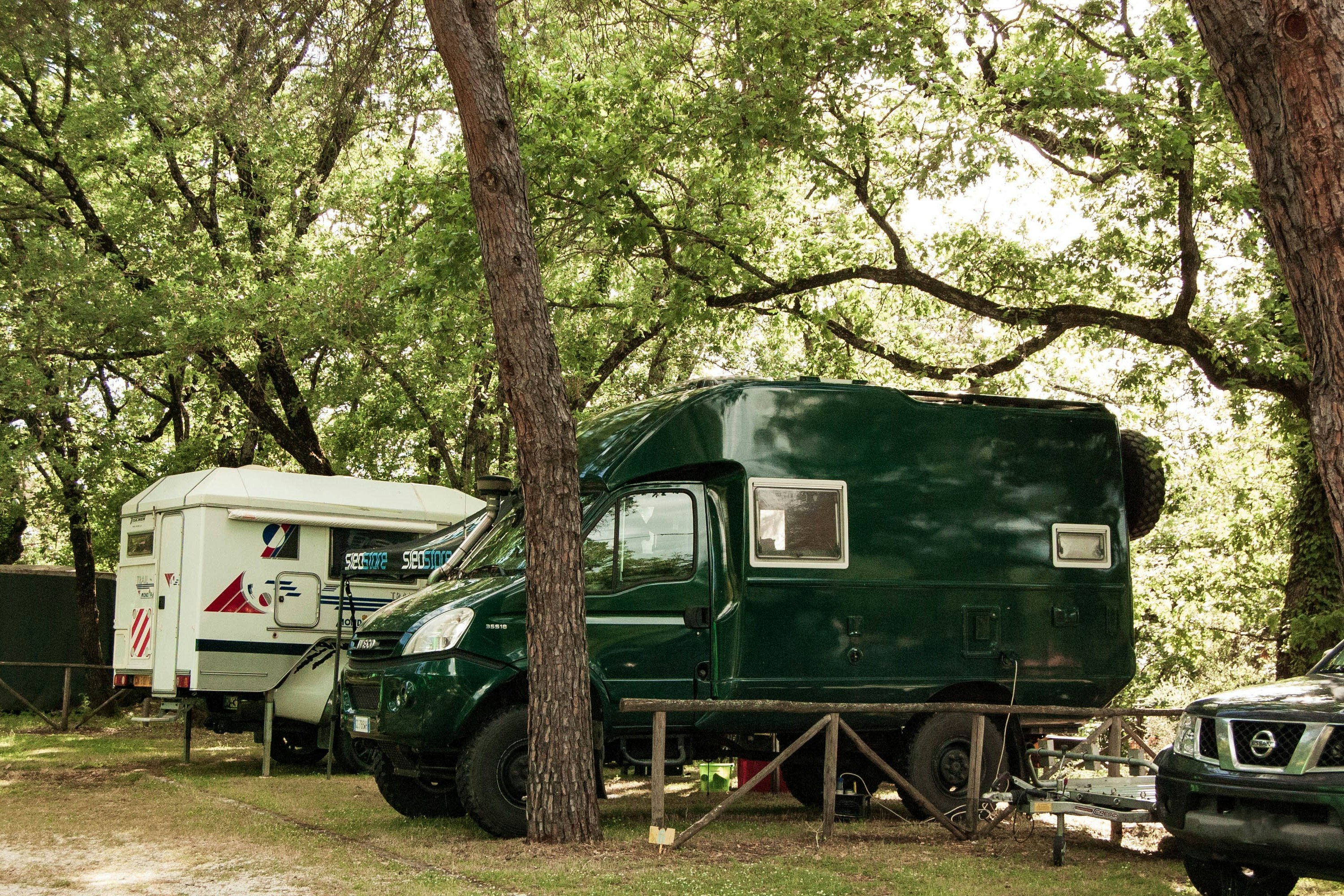 Camping Villaggio Cerquestra - Wohnmobile auf Standplätzen