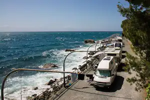 Camping Villaggio Smeraldo - Wohnmobilstellplätze und Wohnwagenstellplätze am Meer