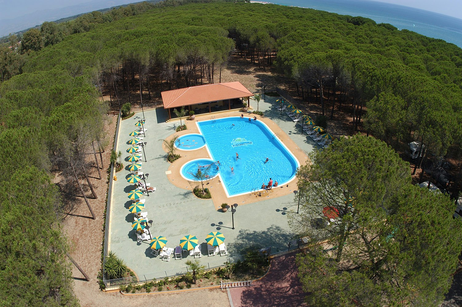 Camping Villaggio Thurium - Freibad auf dem Campingplatz