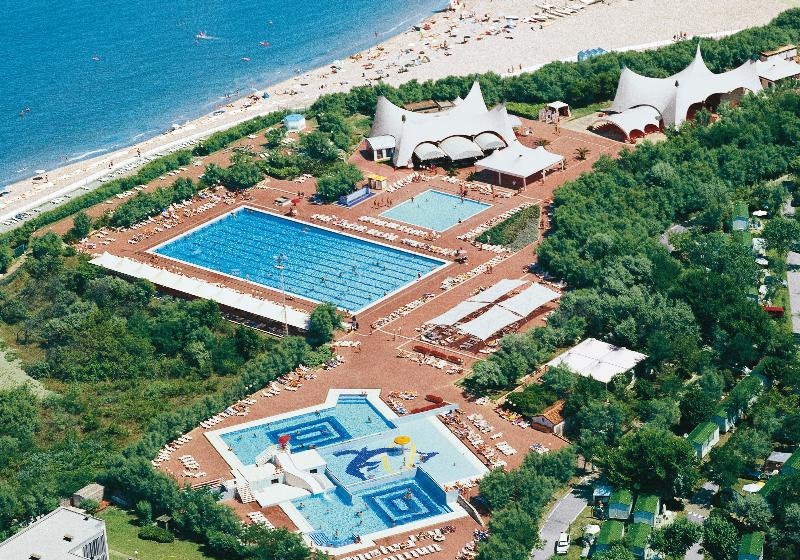 Isamar Holiday Village