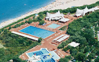 Isamar Holiday Village