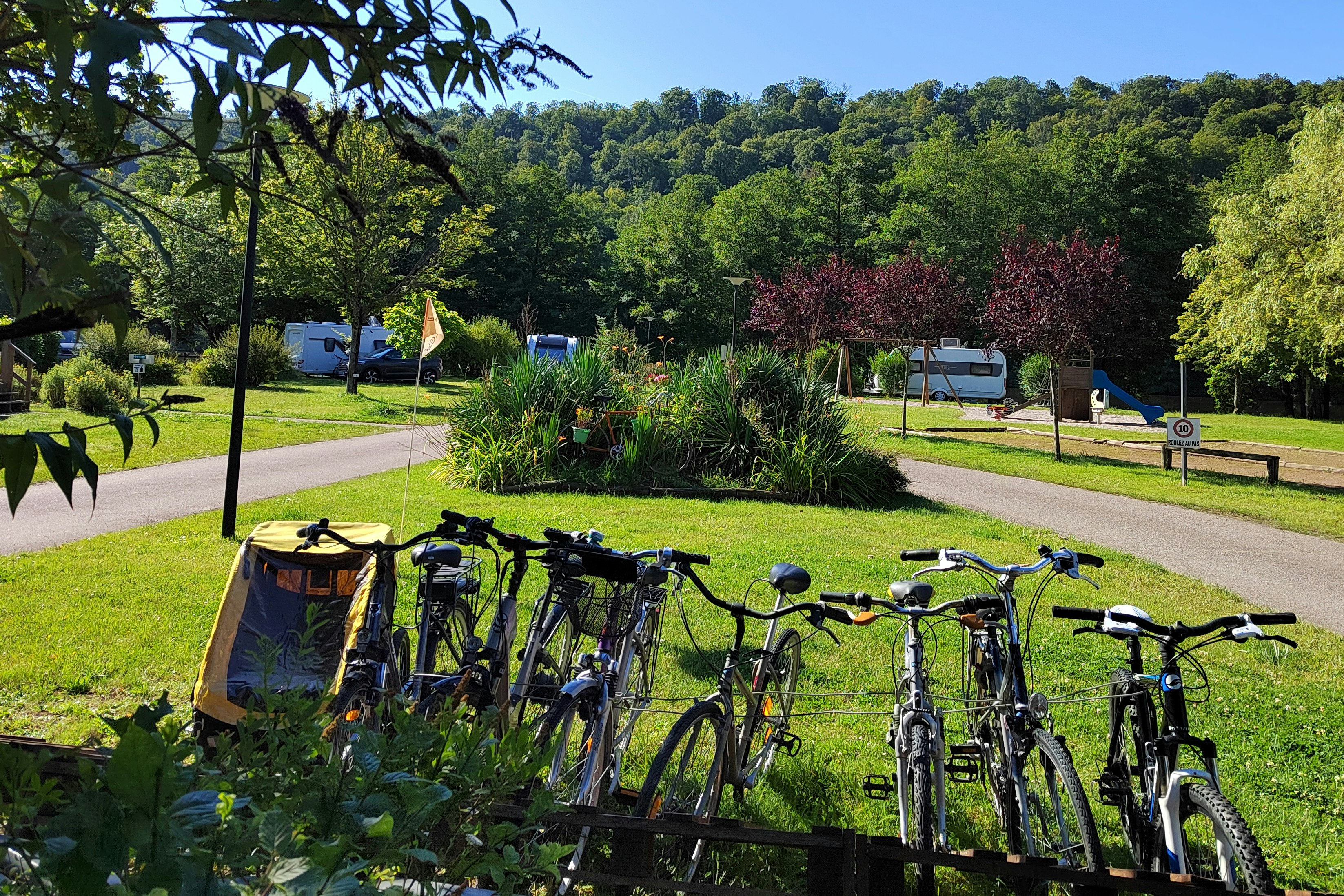 Camping Villey le Sec - Fahrräder und Standplätze