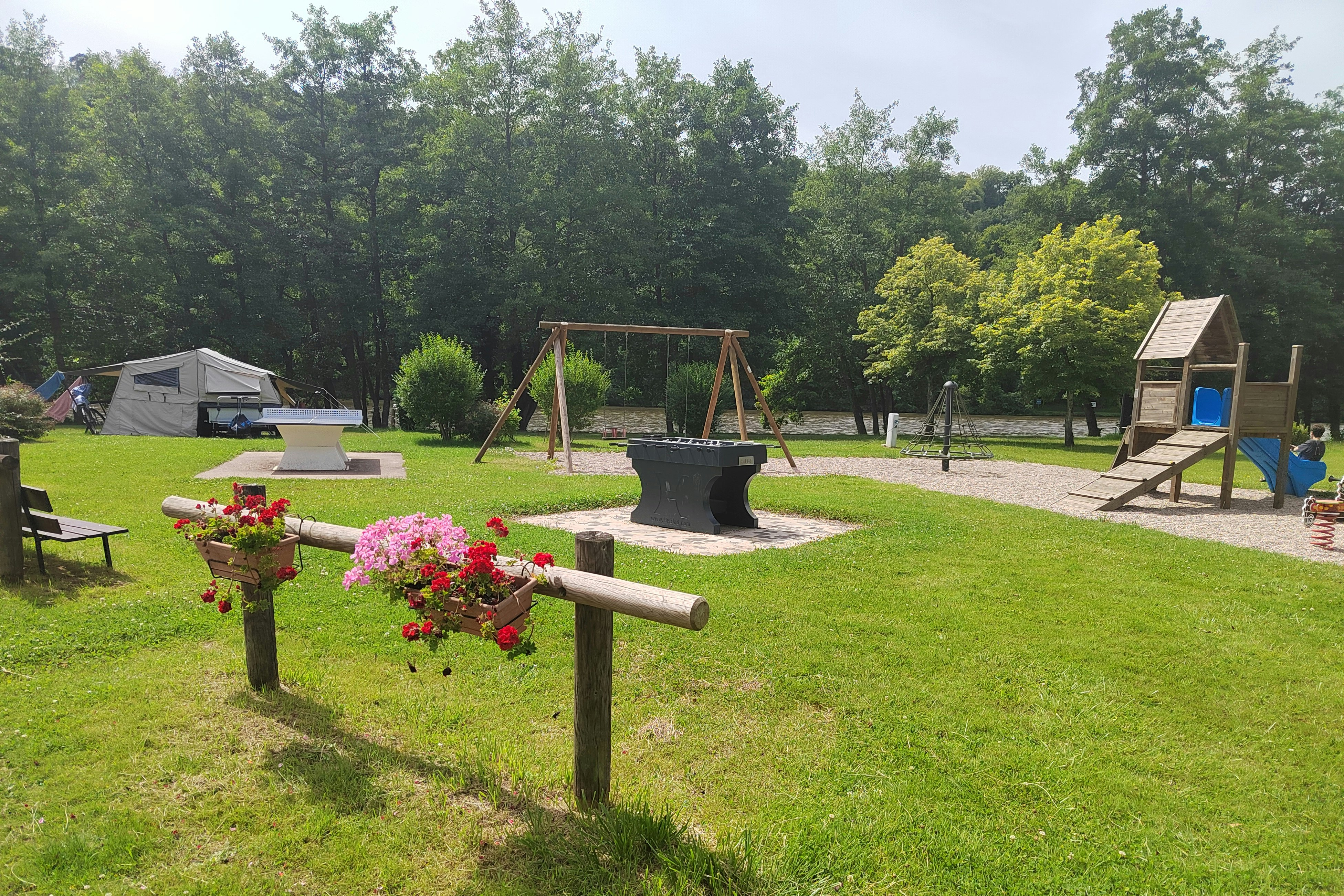 Camping Villey le Sec - Spielplatz auf dem Campingplatz