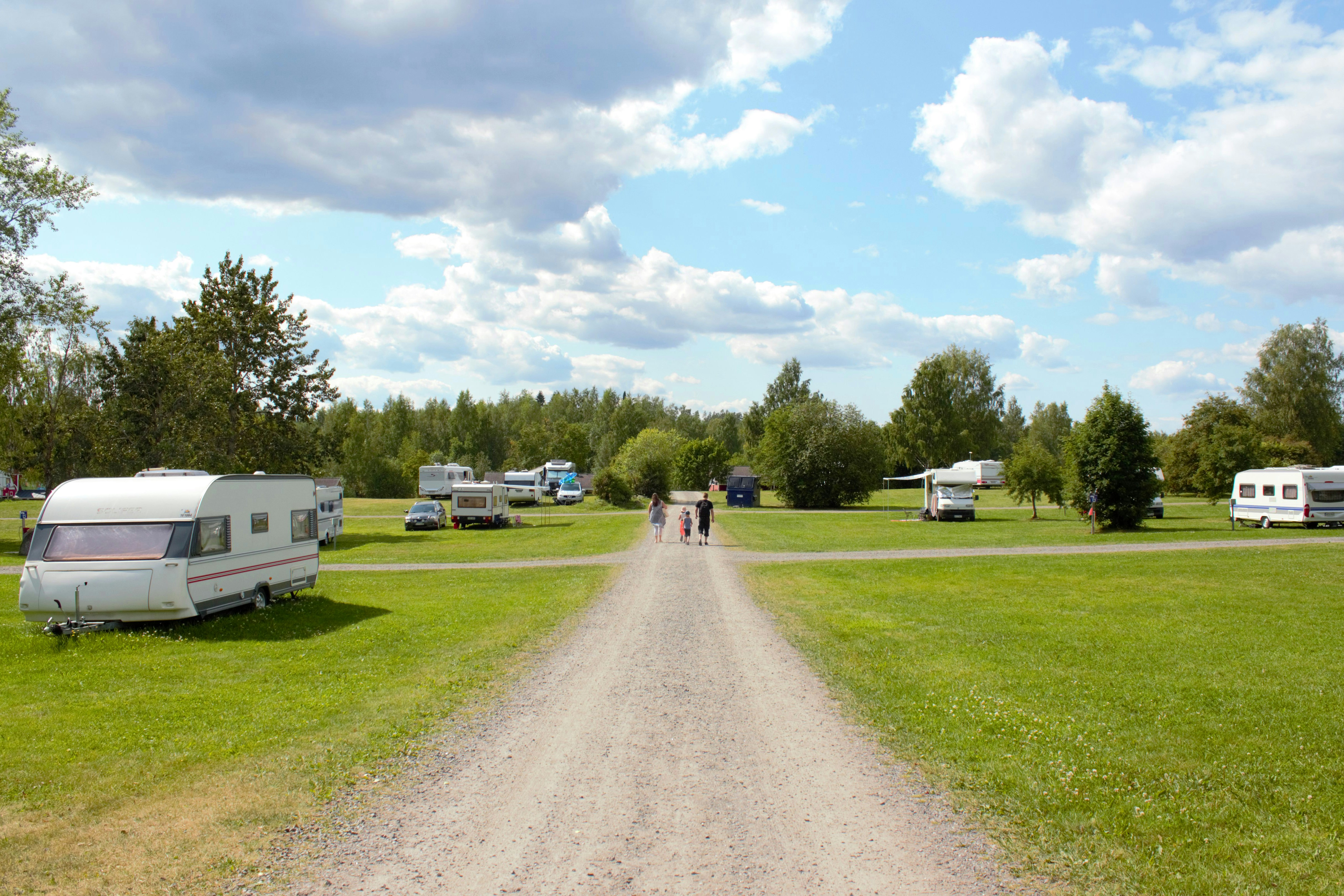Camping Visulahti - Wohnmobil un Wohnwagen Stellplaetze auf der Wiese