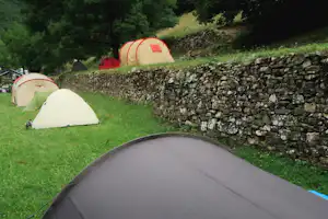 Camping Viu - Zelte auf der Wiese