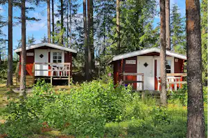 Camping Vivstavarvstjärn - Mobilheime zwischen den Bäumen