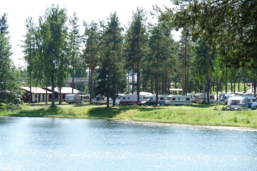 Camping Vivstavarvstjärn - Stellplätze am Ufer des Sees