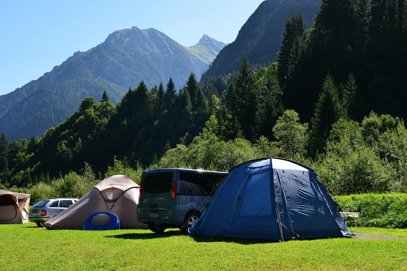 Camping Vorderboden - Zeltplatz vom Campingplatz mit Blicka uf die Berge
