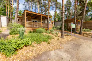 Camping Vranovská pláž - Mobilheime mit Veranda auf dem Campingplatz
