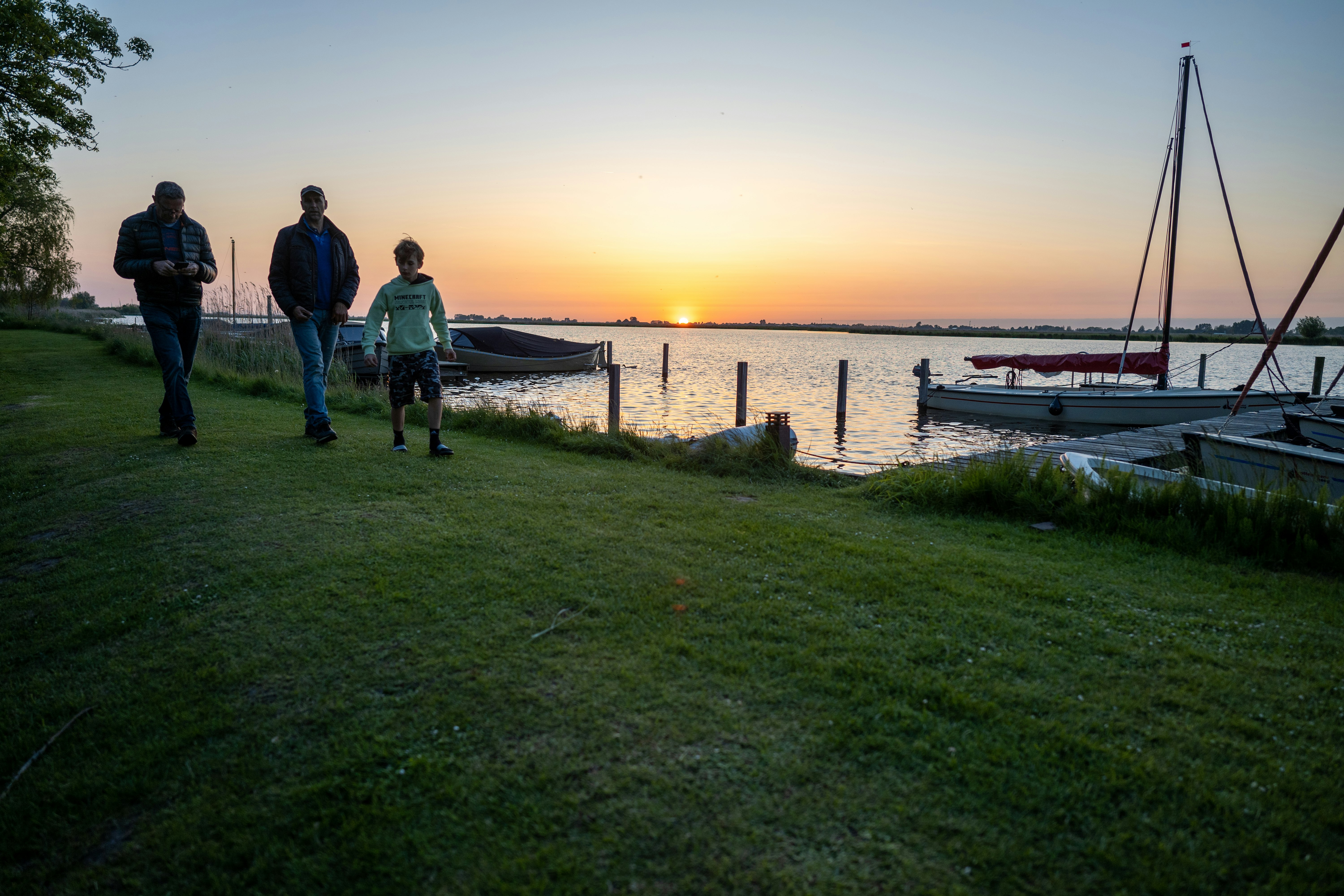 Camping Vrijhaven - Sonnenuntergang über dem Bootshafen