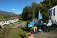 Camping Waldbad  -  Mobilheim mit Blick auf die Berge
